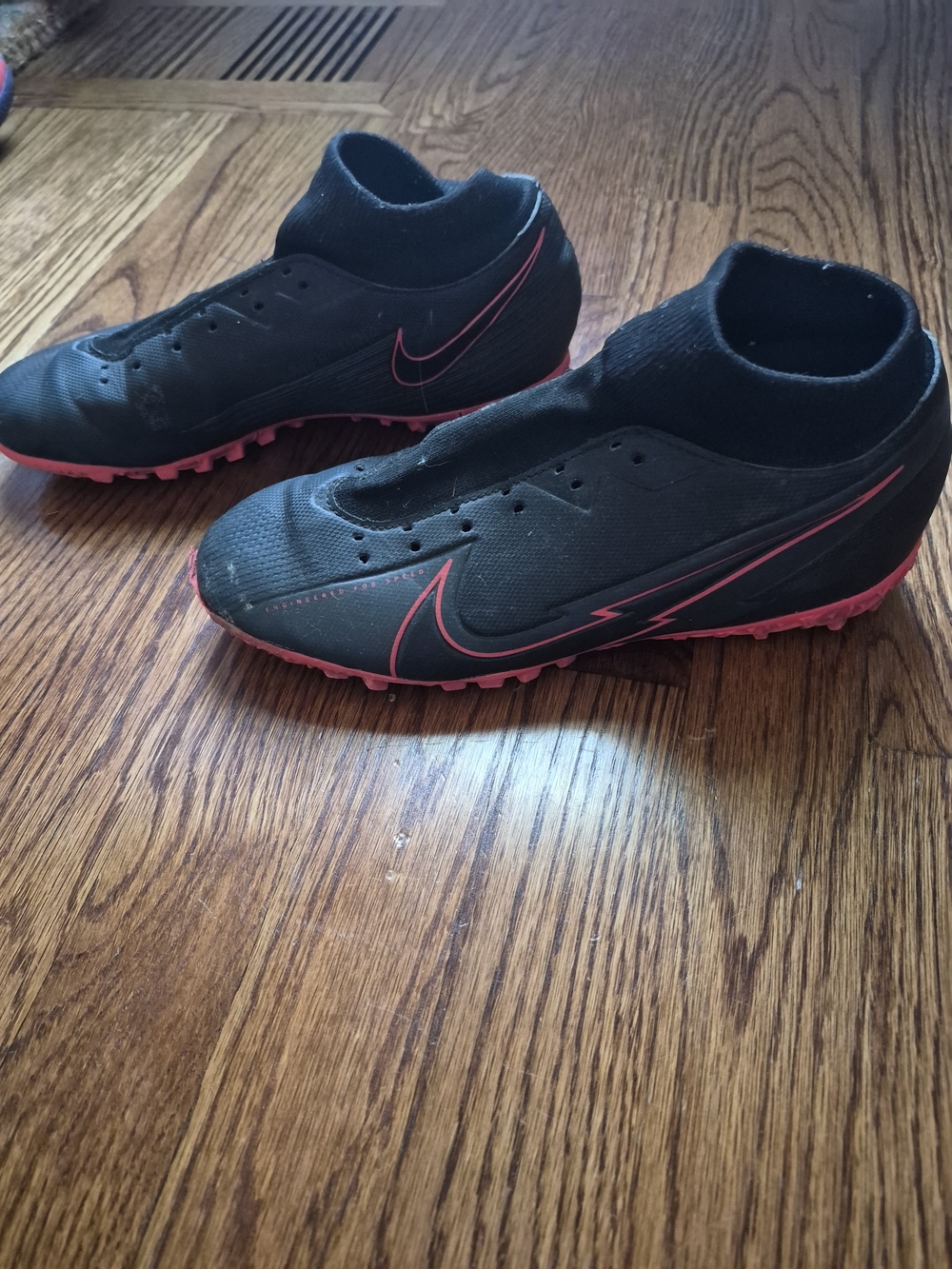 Nike Zoom Mercurial Superfly 9 Academy TF Indo Soccer Cleats Black & Red US 6.5Y